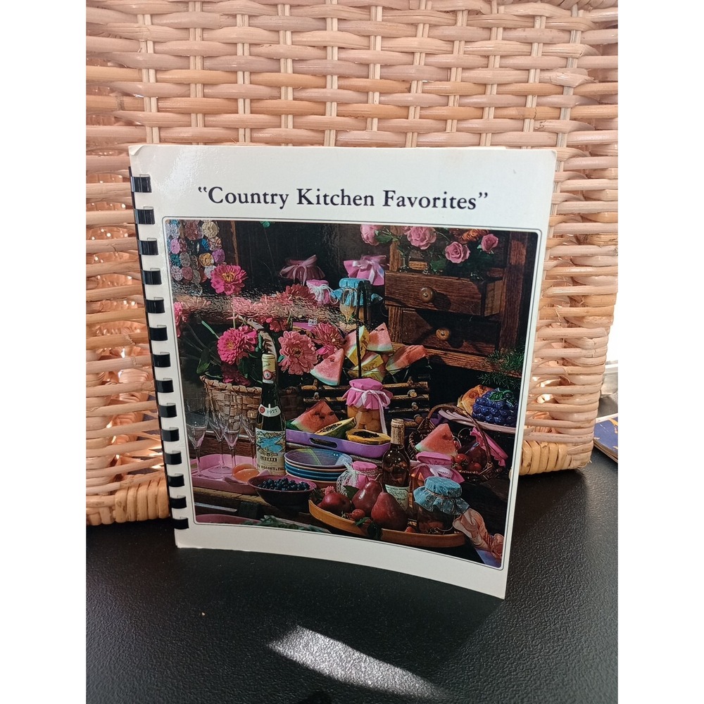 Family Cookbook LaVey Phillips Carol Walter Iowa Falls, Iowa 1985‎ Country...